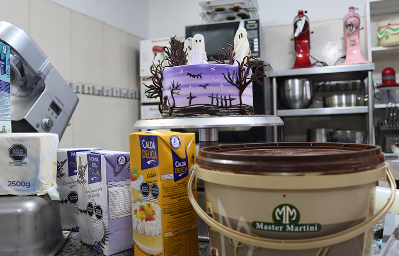 Pastel para Halloween con productos de Master Martini